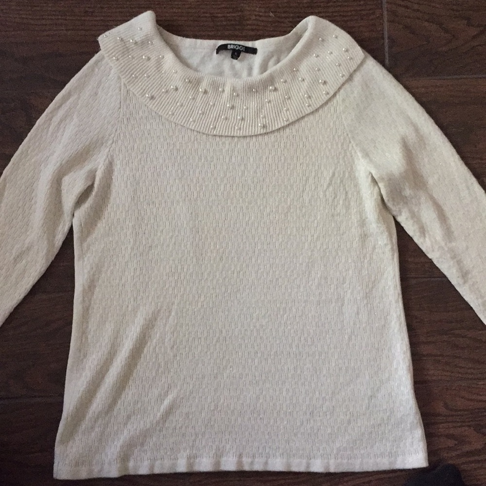 🚨SOLD🚨Briggs New York Cream Sweater With Pearls
